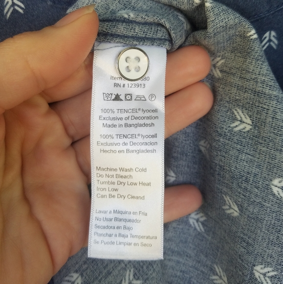 Womens Sz Small Button Down Shirt Sleeveless Nautical Costal Classic Beach - Picture 3 of 9